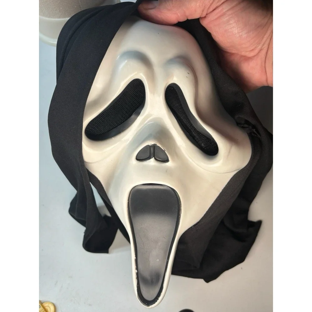 Rare 2016 Tagged Scream 4 Ghost Face Mask Non Glow Easter Unlimited Funworld